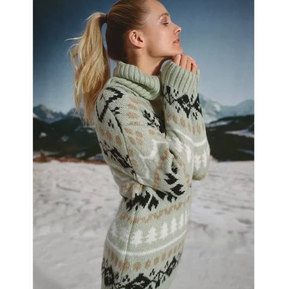 Anthropologie Sweaters - Anthropologie Turtleneck Tunic Sweater Green
